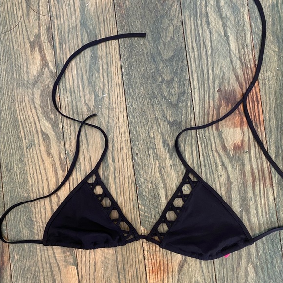 Victoria’s Secret black bikini top EUC size M - Picture 1 of 2